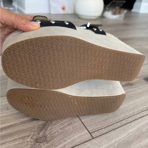 Colby Wedge Sandals - Picture 9 of 9